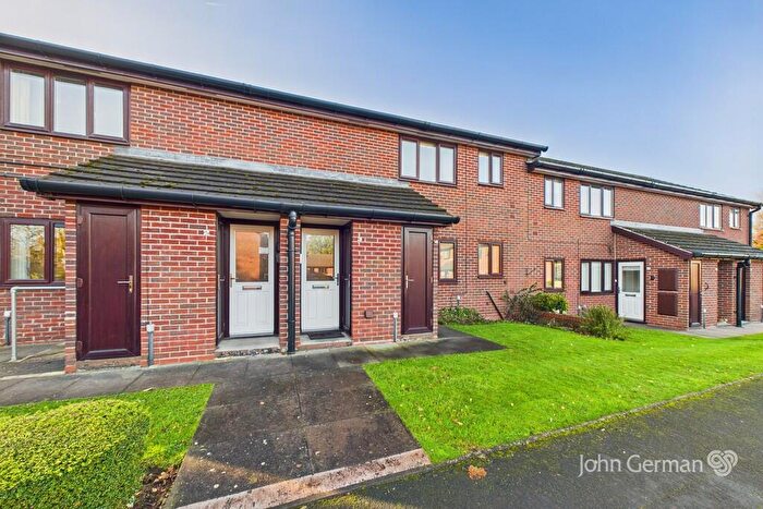 2 Bedroom Flat For Sale In Winchester Court, Stafford, ST17