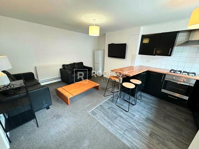 4 Bedroom House To Rent In Brudenell View, Leeds, LS6