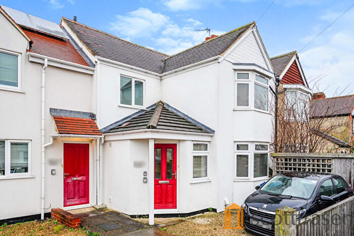 4 Bedroom Semi-Detached House To Rent In Benson Road, Headington, OX3