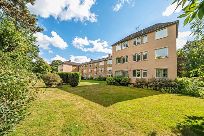 2 Bedroom Apartment For Sale In Kemnal Road, Chislehurst, Kent, BR7