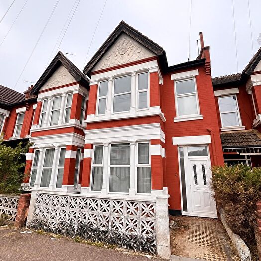 4 Bedroom Terraced House To Rent In Anerley Road, Westcliff-On-Sea, SS0