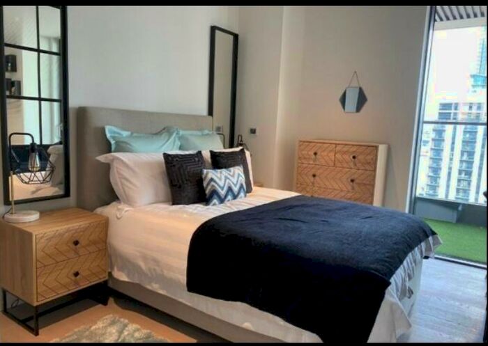 Studio To Rent In Bagshaw Building East Tower, Wardian Tower, Wards Place, Canary Wharf, London, E14