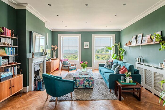 3 Bedroom Flat For Sale In Princes Buildings, Bristol, BS8