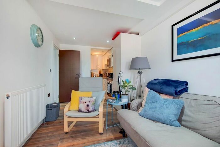 1 Bedroom Flat To Rent In Balham High Road, London, SW12