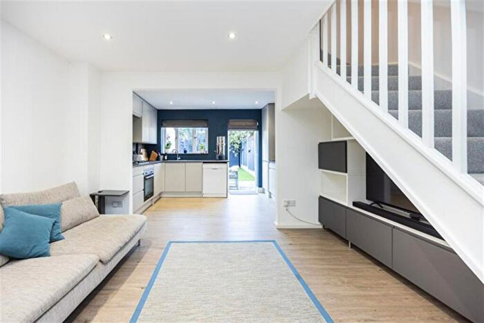 2 Bedroom Terraced House To Rent In Widgeon Close, E16