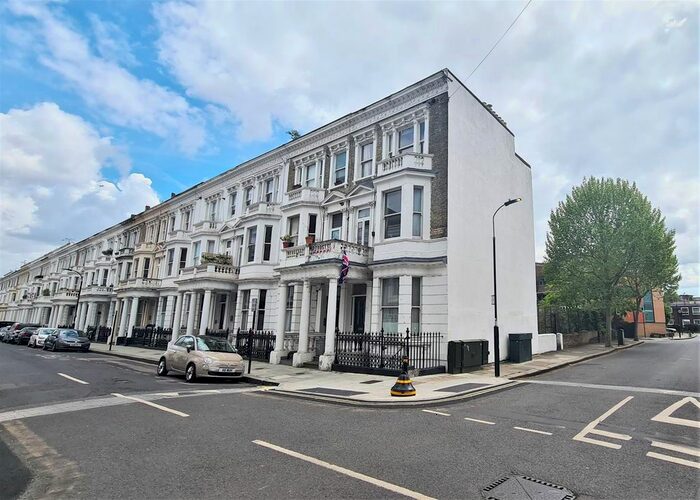 2 Bedroom Flat To Rent In Perham Road, West Kensington, W14