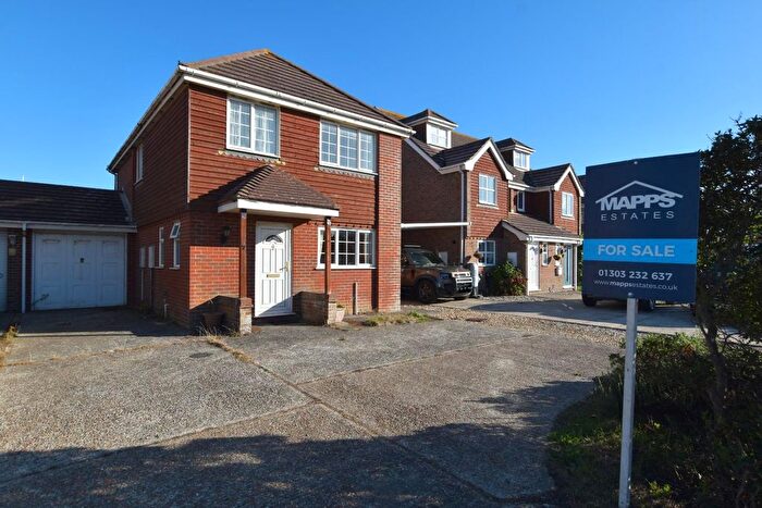 4 Bedroom Detached House For Sale In Coast Drive, Greatstone, New Romney, TN28