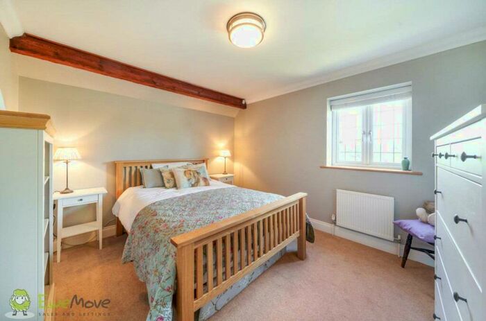 4 Bedroom Detached House For Sale In The Weavers, Brimpton, Reading, RG7