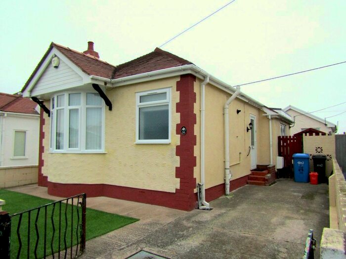 3 Bedroom Bungalow To Rent In Eastville Avenue, Rhyl, Denbighshire LL18