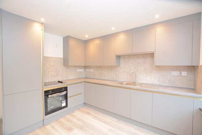 2 Bedroom Flat To Rent In Burkes Parade, Beaconsfield, HP9