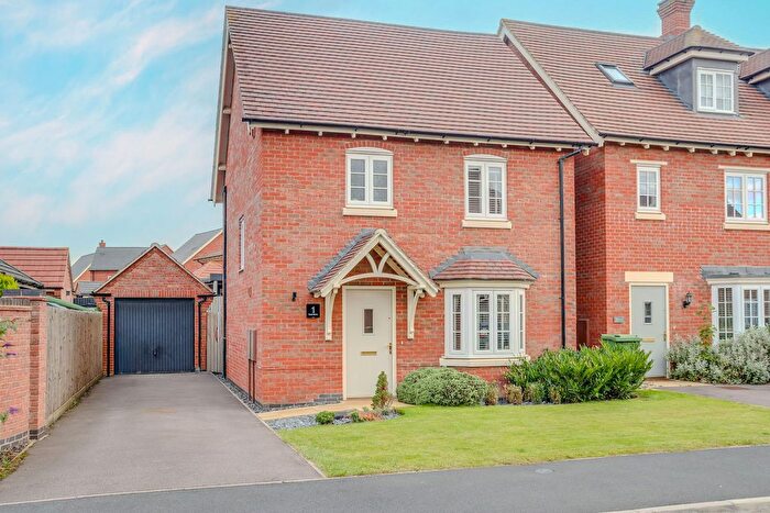 3 Bedroom Detached House For Sale In Earn Drive, Lubbesthorpe, LE19