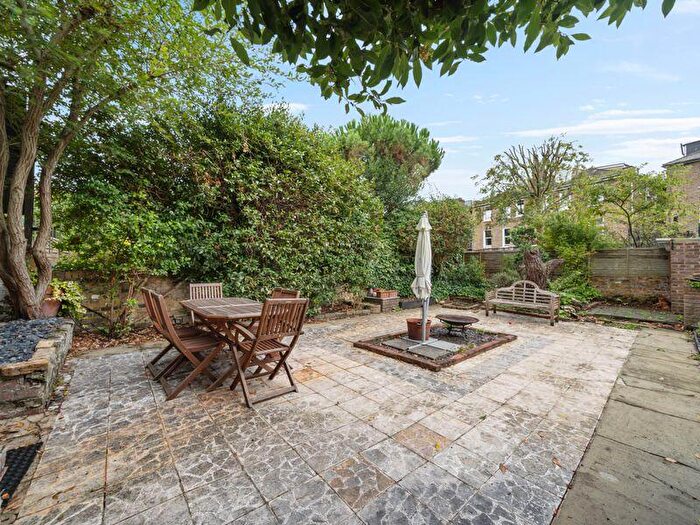 2 Bedroom Character Property To Rent In Mill Lane, West Hampstead, London, NW6