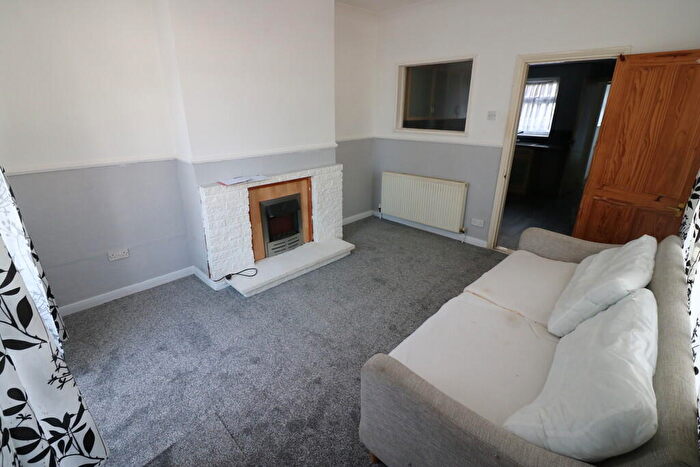 2 Bedroom End Of Terrace House To Rent In Carrington Street, Hull, HU3