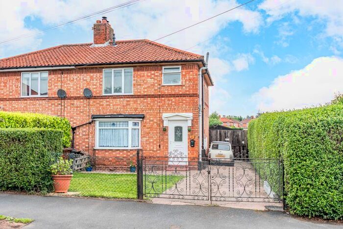 3 Bedroom Semi-Detached House To Rent In King George Close, Sidemoor, Bromsgrove, B61