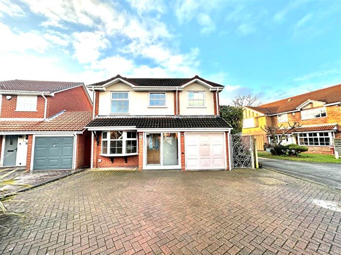 4 Bedroom House To Rent In Clarewell Avenue, Solihull, B91
