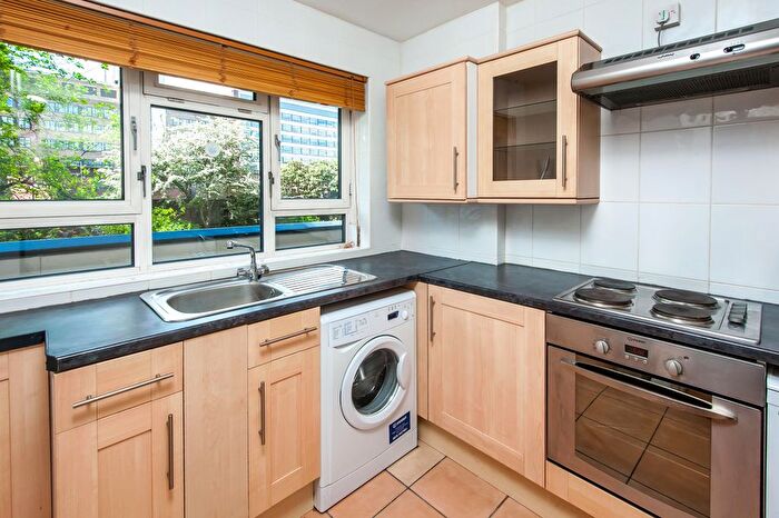1 Bedroom Flat To Rent In Abbots Manor, London, Uk, SW1V