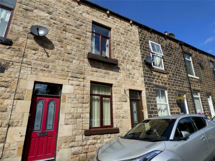 3 Bedroom Terraced House To Rent In Lee Street, Uppermill, Oldham, OL3