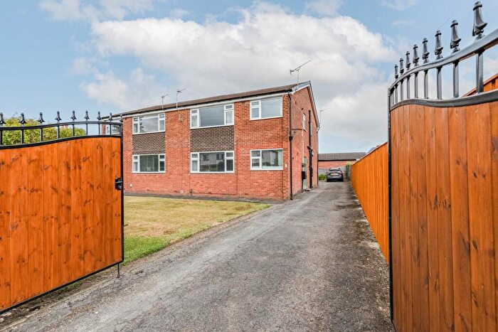 2 Bedroom Flat To Rent In Gosnay House, Bideford Avenue, Roundhay, Leeds, LS8