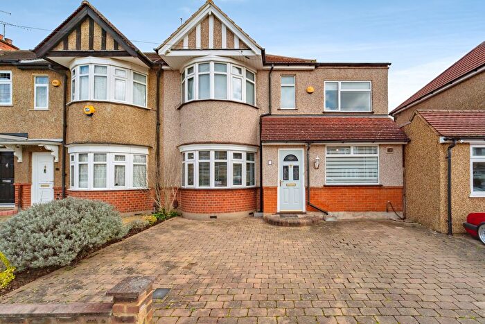 4 Bedroom End Terrace House For Sale In Salcombe Way, Ruislip, HA4