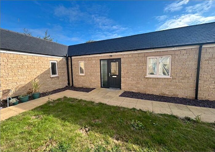 2 Bedroom Mews For Sale In Peterborough Road, Market Deeping, Peterborough, PE6