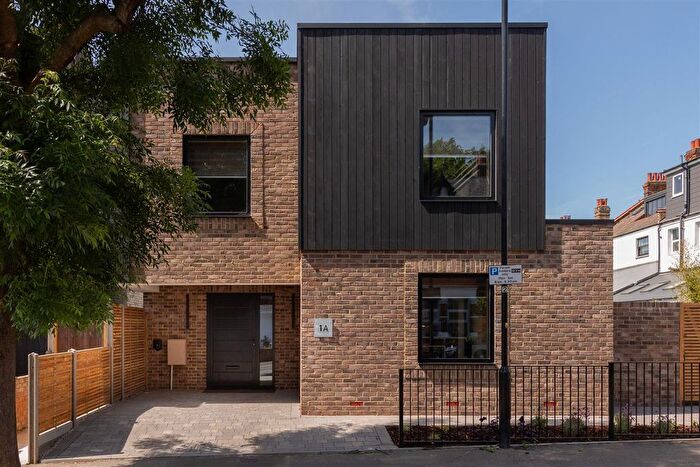 3 Bedroom Detached House For Sale In Fulready Road, Leyton, E10