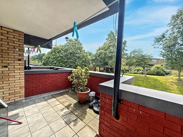 2 Bedroom Flat For Sale In Stanhope Street, Newcastle Upon Tyne, NE4