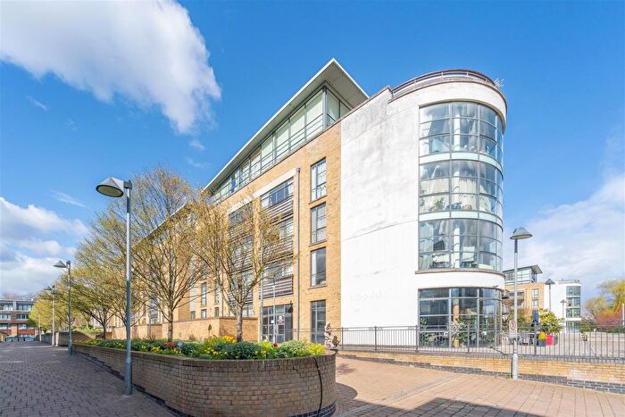 1 Bedroom Property For Sale In Town Meadow, Brentford, TW8