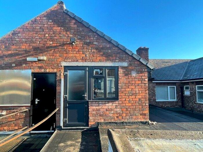 2 Bedroom Flat To Rent In Chipperfield Road, Hodge Hill, Birmingham, B36