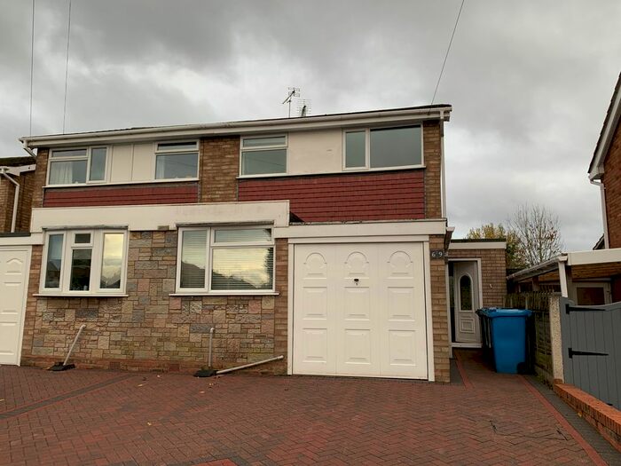 3 Bedroom Semi-Detached House To Rent In Croydon Drive, Penkridge, Staffs, ST19