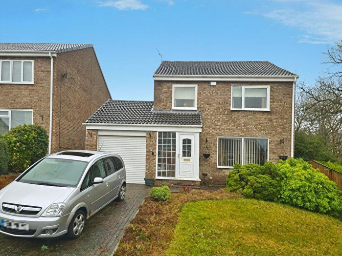3 Bedroom Detached House For Sale In Epsom Close, Consett, Durham, DH8