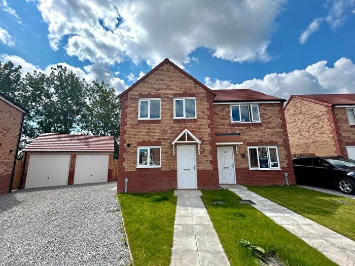 3 Bedroom Semi-Detached House To Rent In Bed Semi-Detached House, Stockdale Green, Bridlington, YO16