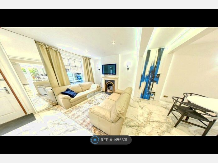 2 Bedroom Semi-Detached House To Rent In Hayles Street, London, SE11