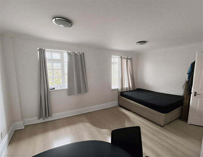 Studio To Rent In Heron Court, Mitcham, CR4