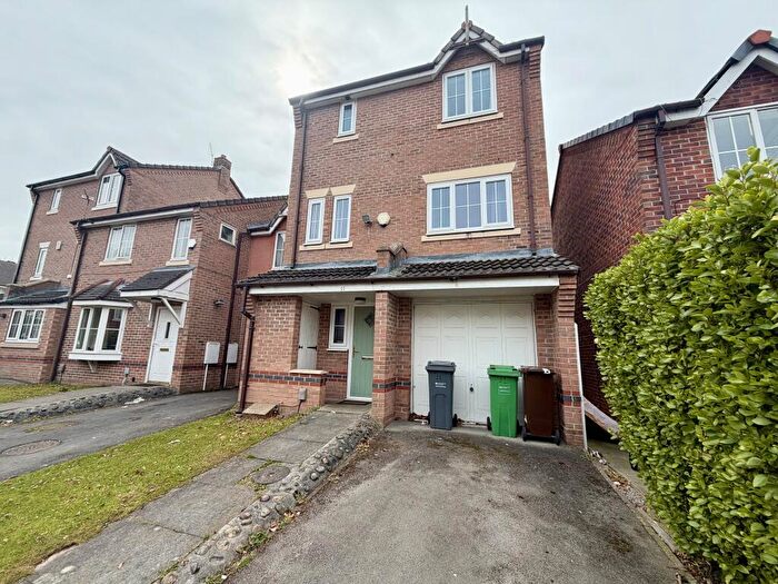4 Bedroom House To Rent In Chervil Close, Fallowfield, M14