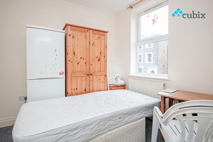 3 Bedroom Maisonette To Rent In Railton Road, London, SE24