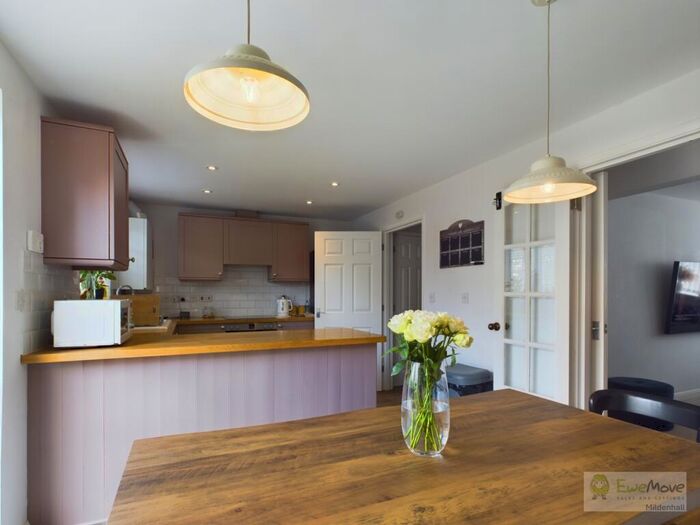 4 Bedroom End Of Terrace House To Rent In Aspal Lane, Beck Row, IP28