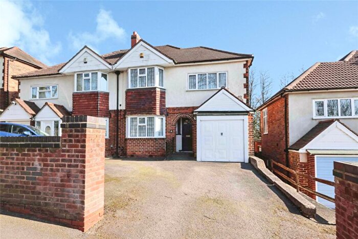 3 Bedroom Semi Detached House For Sale In Lyndhurst Road, Birmingham, West Midlands, B24