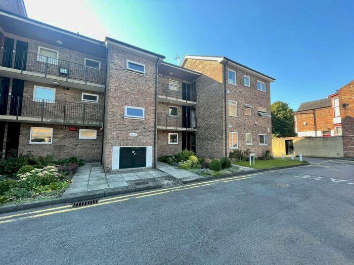 2 Bedroom Flat To Rent In Westcliffe Court / West End - Darlington, DL3