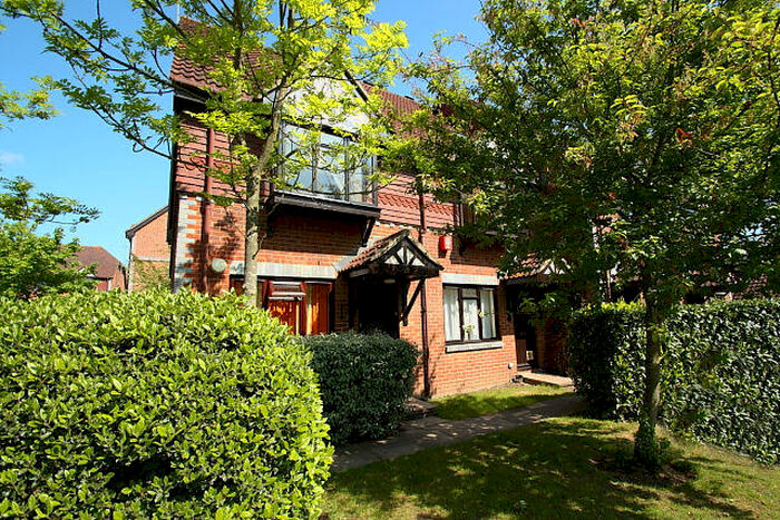 1 Bedroom Maisonette To Rent In Tintagel Way, Woking, GU22