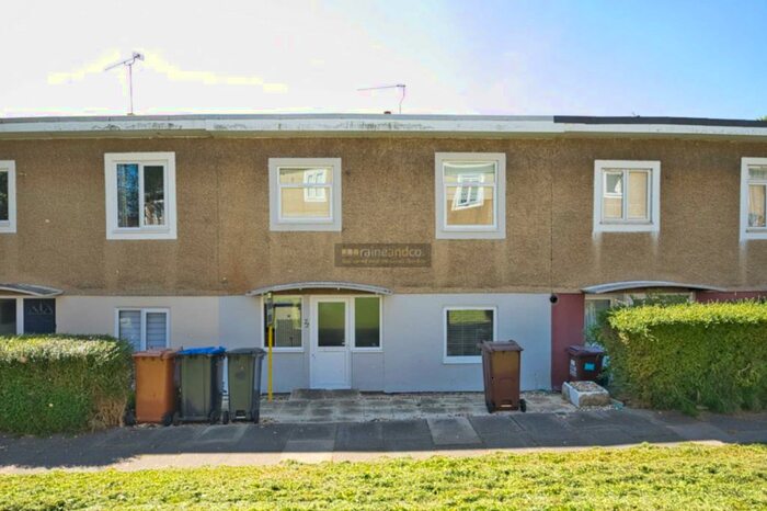 4 Bedroom Property To Rent In Willow Way, Hatfield AL10