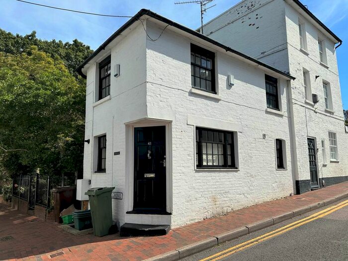 1 Bedroom Detached House To Rent In Little Mount Sion, Tunbridge Wells, TN1