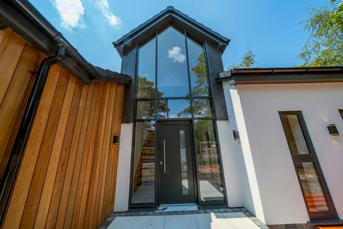 4 Bedroom Detached House For Sale In Hunters Ride, Lawnswwod, DY7