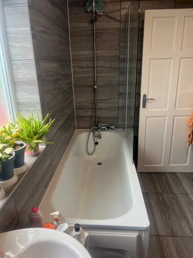 2 Bedroom Flat To Rent In Blackhorse Lane, London, E17