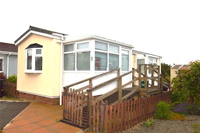 2 Bedroom Mobile/park Home For Sale In Tremarle Home Park, North Roskear, Camborne, TR14