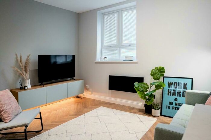 2 Bedroom Flat To Rent In Devon Road, Leeds, West Yorkshire, LS2