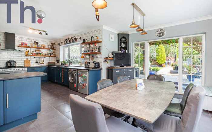 4 Bedroom Detached House For Sale In Newport, Isle Of Wight, PO30