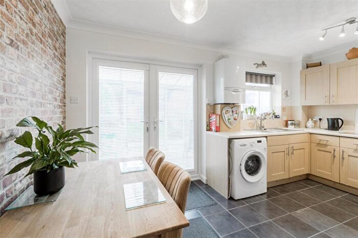 2 Bedroom Semi-Detached House For Sale In Chatsworth Drive, Gleneagles, Wellingborough, NN8
