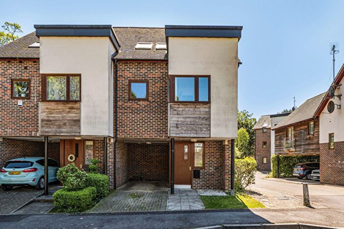4 Bedroom Semi-Detached House For Sale In Court Road, Kings Worthy, SO23