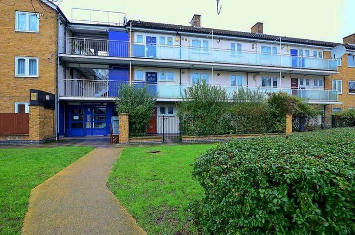 1 Bedroom Flat To Rent In Stevens Avenue, Homerton, E9