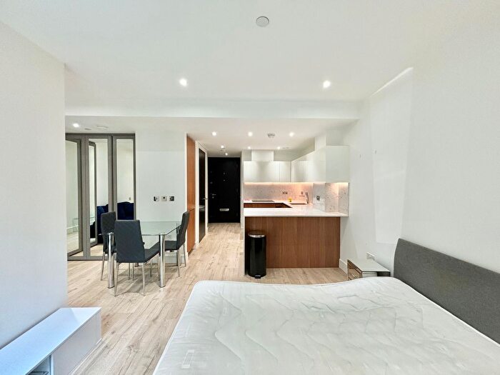 Studio To Rent In Stable Walk, London, E1